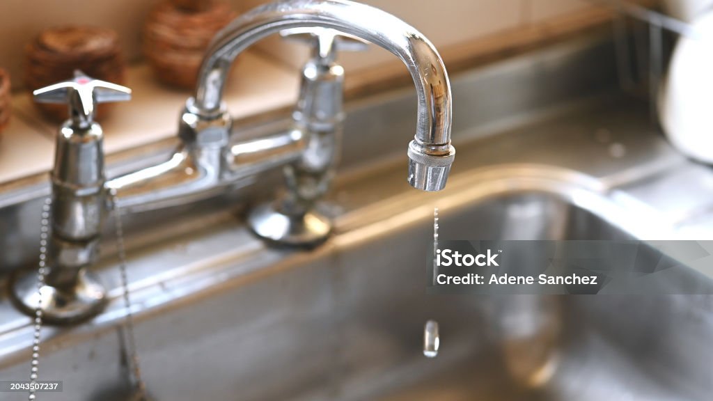 Un rubinetto che perde.