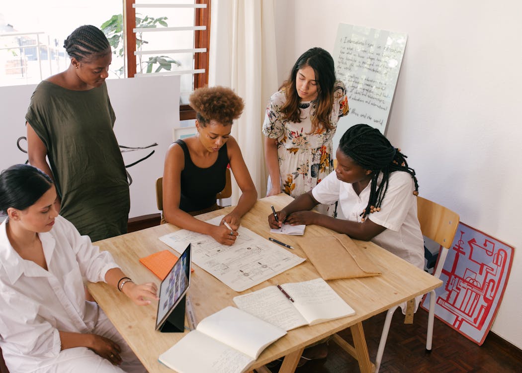 posto di lavoro collaborativo dove sono messe in atto best pratices in azienda e azioni di wellbeing